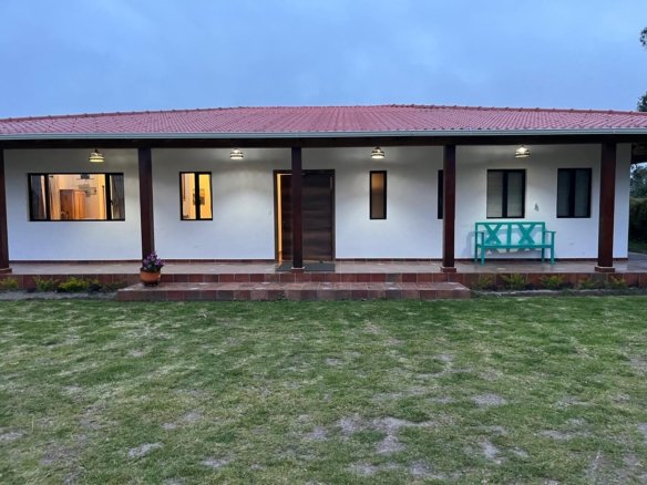 Casa campestre Cotacachi 2881 m² con amplio terreno