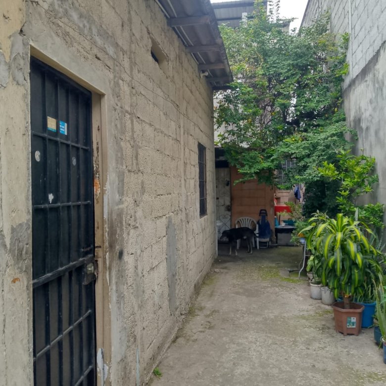 Casa con 2 departamentos independientes en Las Orquídeas, Guayaquil