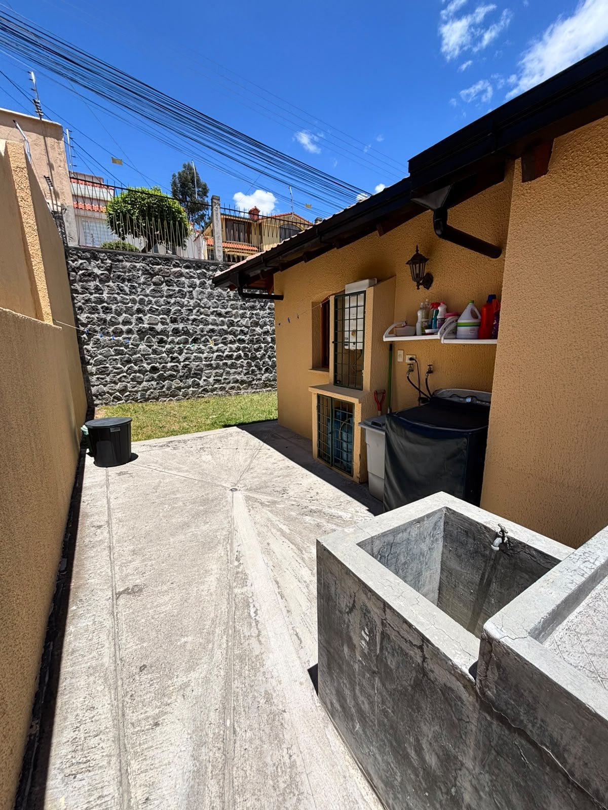 Casa de 3 Plantas en La Armenia 1, Sector Puente 8