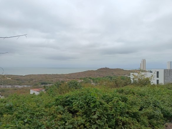 Terreno 504 m² con vista al mar en urbanización cerrada Playas