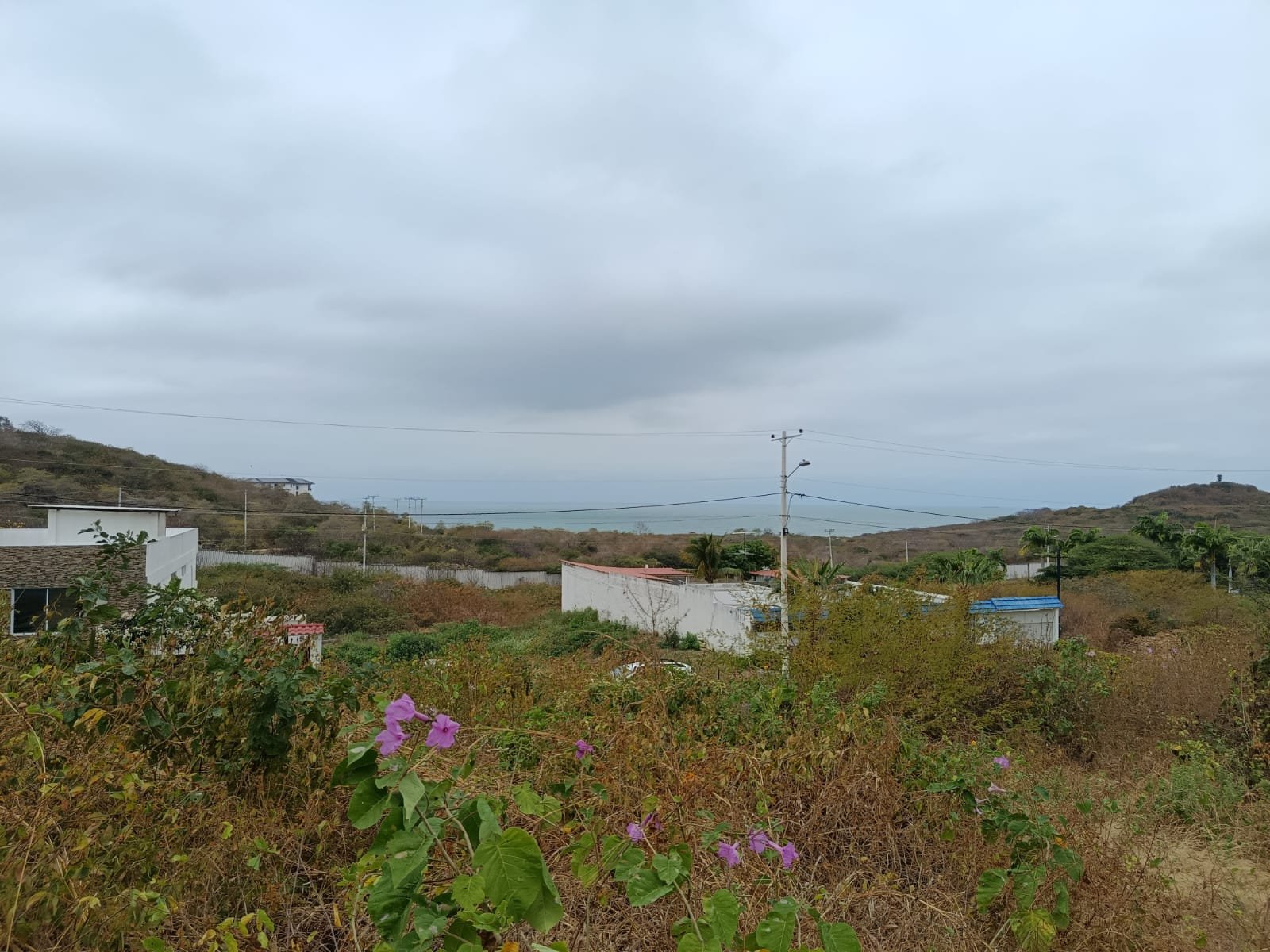 Terreno 504 m² con vista al mar en urbanización cerrada Playas