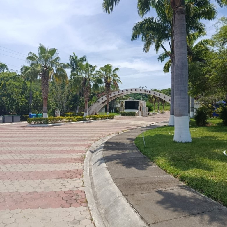 Terreno 504 m² con vista al mar en urbanización cerrada Playas