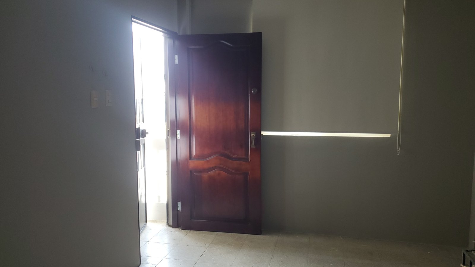 Alquilo año corrido cómoda casa remodelada en Salinas, Prov. Sta. Elena, Ecuador