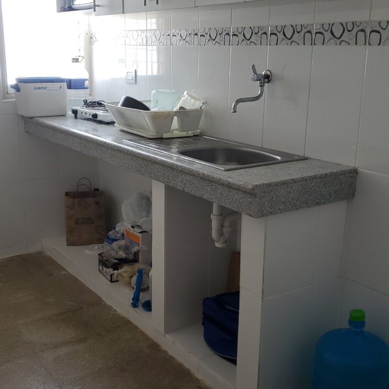 Alquilo año corrido cómoda casa remodelada en Salinas, Prov. Sta. Elena, Ecuador