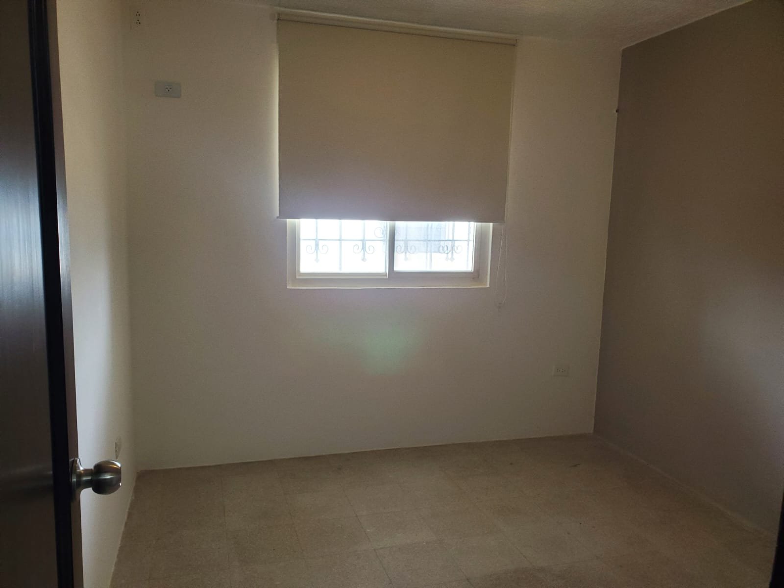 Alquilo año corrido cómoda casa remodelada en Salinas, Prov. Sta. Elena, Ecuador